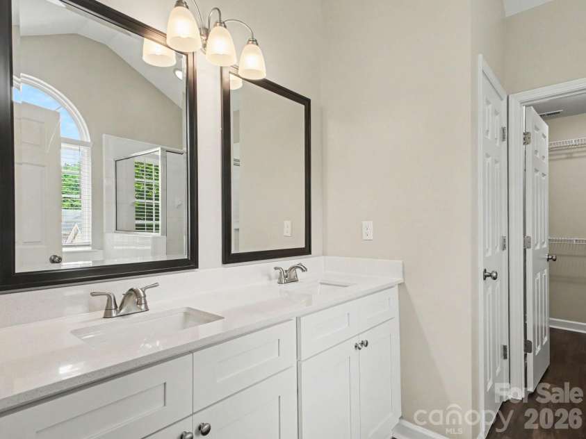 12102 Hampton Place Drive, Charlotte, NC 28269.  MLS# CAR4383452, YatesRealty ID 25793. 
