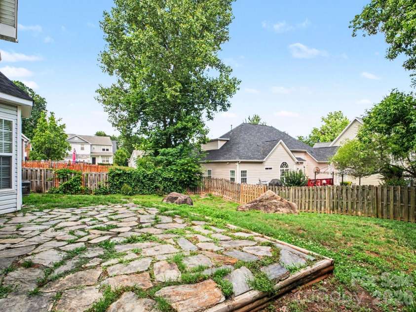 12102 Hampton Place Drive, Charlotte, NC 28269.  MLS# CAR4383452, YatesRealty ID 25793. 