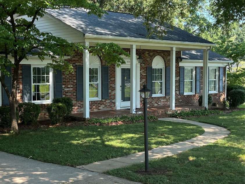 504 Mount Vernon Drive, Albemarle, NC 28001.  MLS# CAR4281461, YatesRealty ID 25793. 