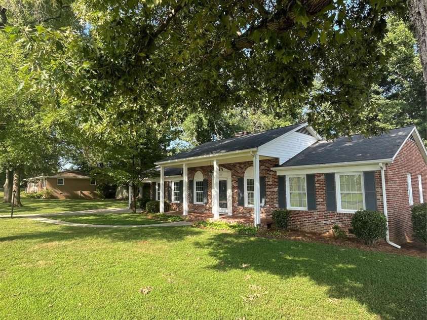 504 Mount Vernon Drive, Albemarle, NC 28001.  MLS# CAR4281461, YatesRealty ID 25793. 