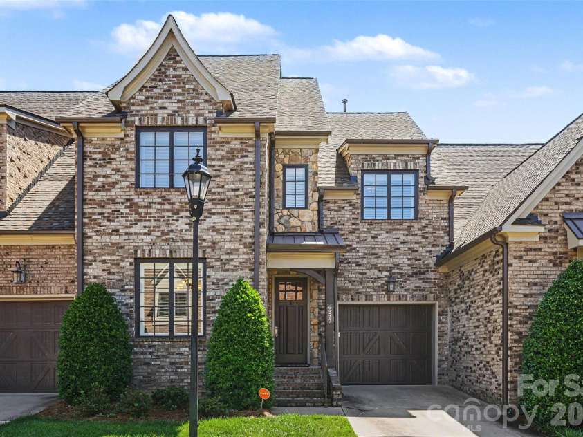 6227 Fletcher Circle, Charlotte, NC 28226.  MLS# CAR4378984, YatesRealty ID 25795. 
