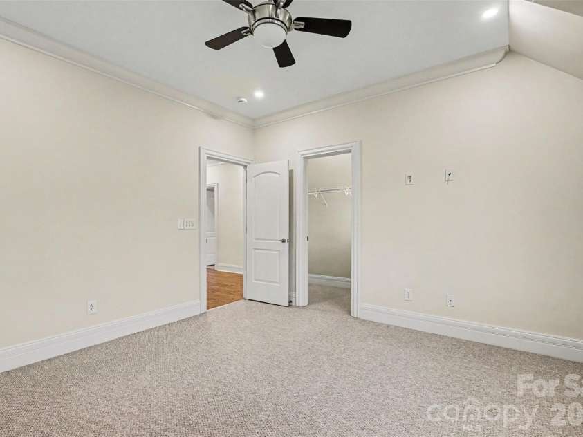 6227 Fletcher Circle, Charlotte, NC 28226.  MLS# CAR4378984, YatesRealty ID 25795. 
