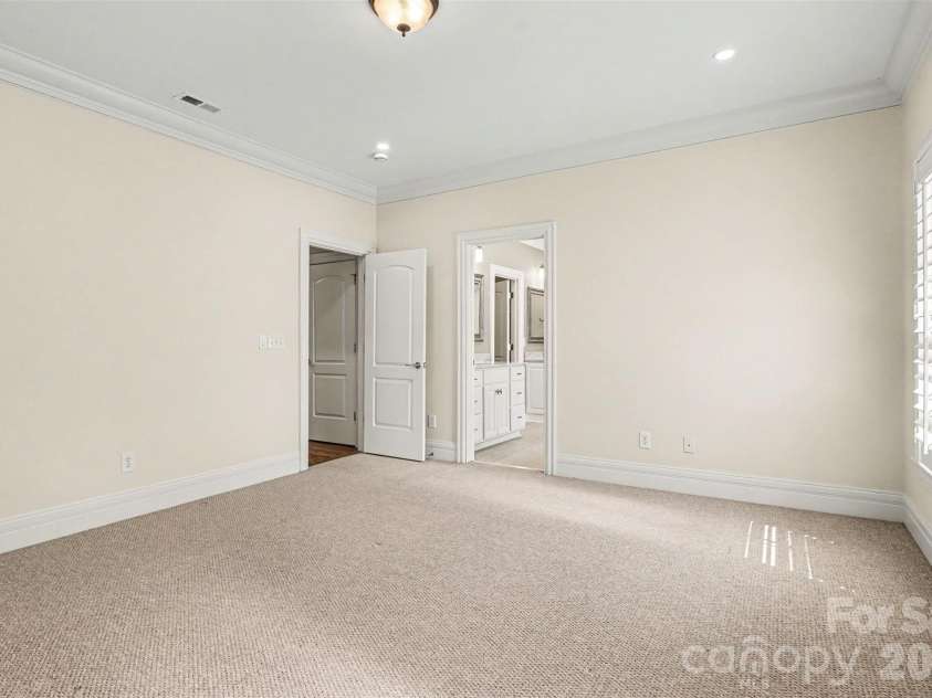 6227 Fletcher Circle, Charlotte, NC 28226.  MLS# CAR4378984, YatesRealty ID 25795. 