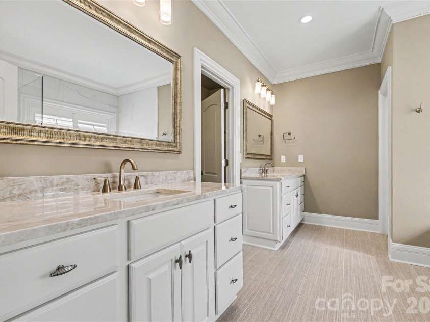 6227 Fletcher Circle, Charlotte, NC 28226.  MLS# CAR4378984, YatesRealty ID 25795. 