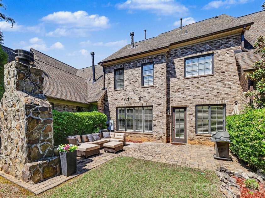 6227 Fletcher Circle, Charlotte, NC 28226.  MLS# CAR4378984, YatesRealty ID 25795. 