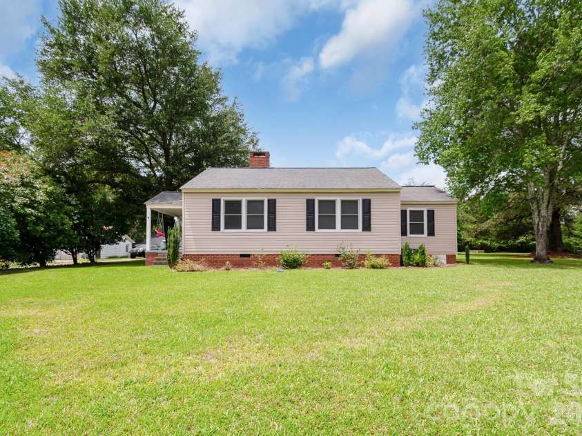 1604 Converse Street, Lancaster, SC 29720.  MLS# CAR4386627, YatesRealty ID 25797. 