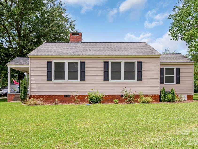 1604 Converse Street, Lancaster, SC 29720.  MLS# CAR4386627, YatesRealty ID 25797. 