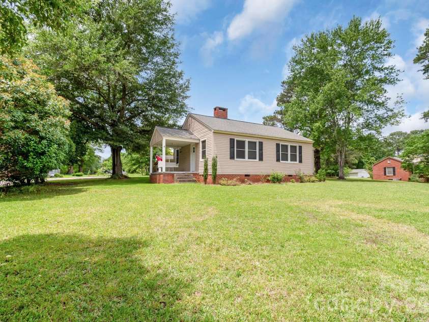 1604 Converse Street, Lancaster, SC 29720.  MLS# CAR4386627, YatesRealty ID 25797. 