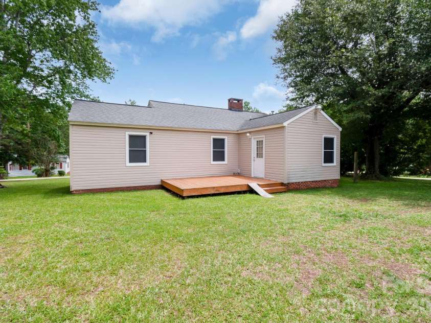1604 Converse Street, Lancaster, SC 29720.  MLS# CAR4386627, YatesRealty ID 25797. 