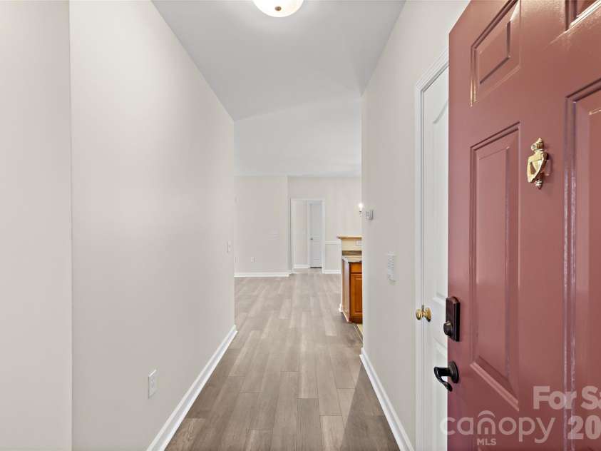 333 Westbend Drive, Charlotte, NC 28262.  MLS# CAR4386610, YatesRealty ID 25798. 