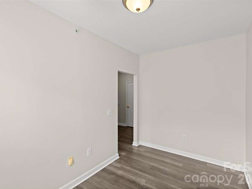 333 Westbend Drive, Charlotte, NC 28262.  MLS# CAR4386610, YatesRealty ID 25798. 