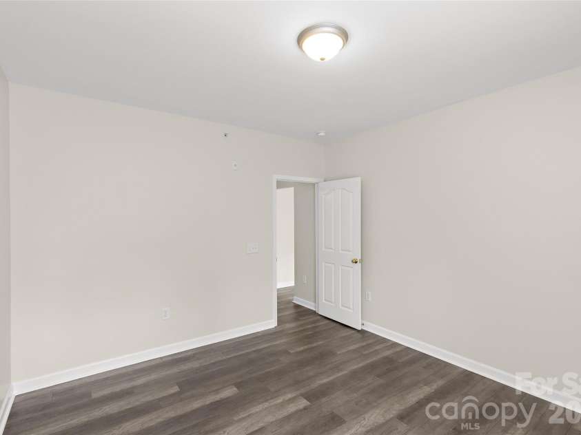 333 Westbend Drive, Charlotte, NC 28262.  MLS# CAR4386610, YatesRealty ID 25798. 