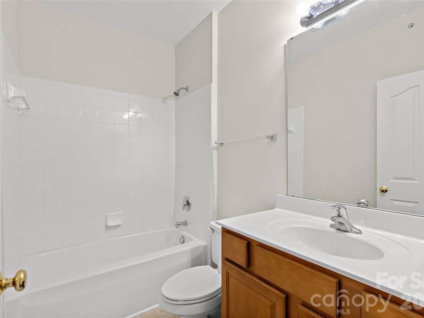 333 Westbend Drive, Charlotte, NC 28262.  MLS# CAR4386610, YatesRealty ID 25798. 