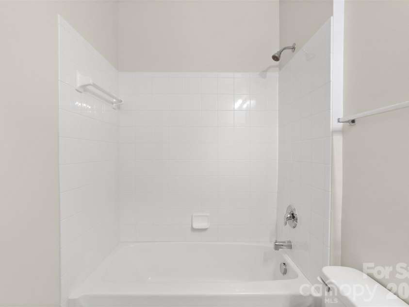 333 Westbend Drive, Charlotte, NC 28262.  MLS# CAR4386610, YatesRealty ID 25798. 