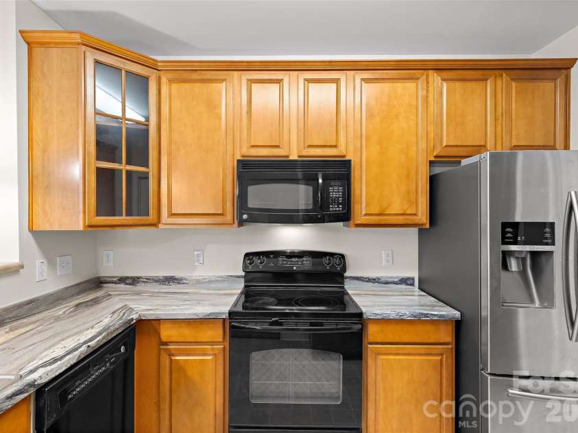 333 Westbend Drive, Charlotte, NC 28262.  MLS# CAR4386610, YatesRealty ID 25798. 