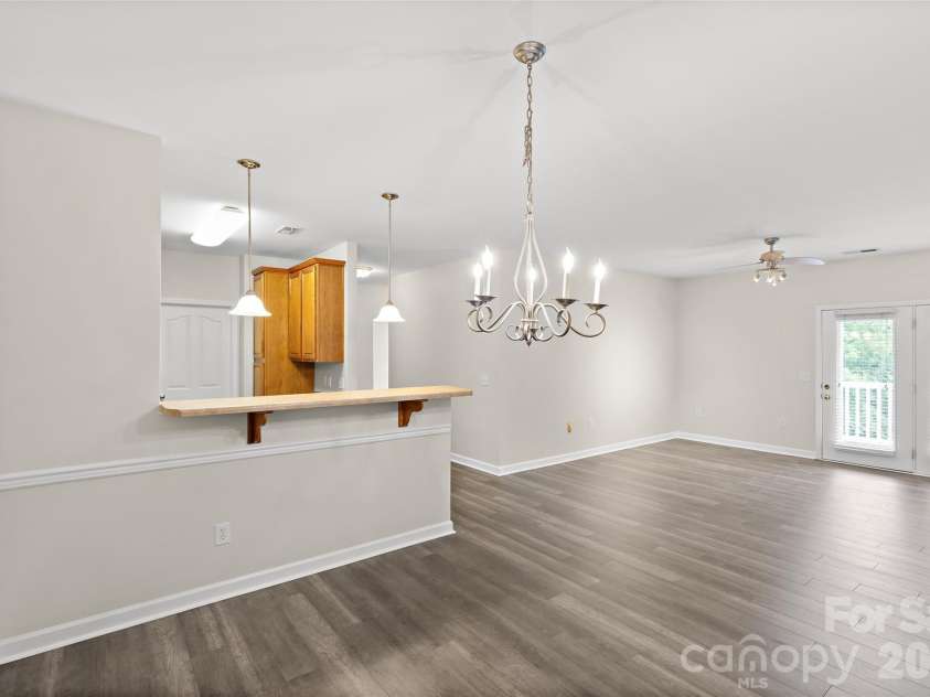 333 Westbend Drive, Charlotte, NC 28262.  MLS# CAR4386610, YatesRealty ID 25798. 