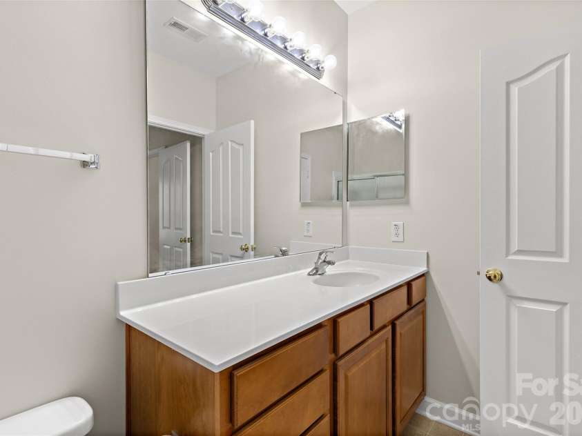 333 Westbend Drive, Charlotte, NC 28262.  MLS# CAR4386610, YatesRealty ID 25798. 