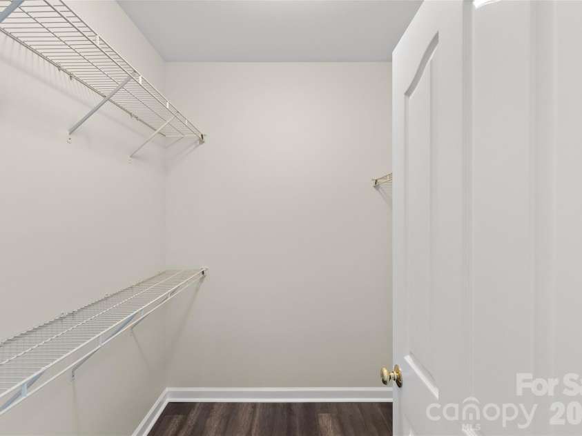 333 Westbend Drive, Charlotte, NC 28262.  MLS# CAR4386610, YatesRealty ID 25798. 