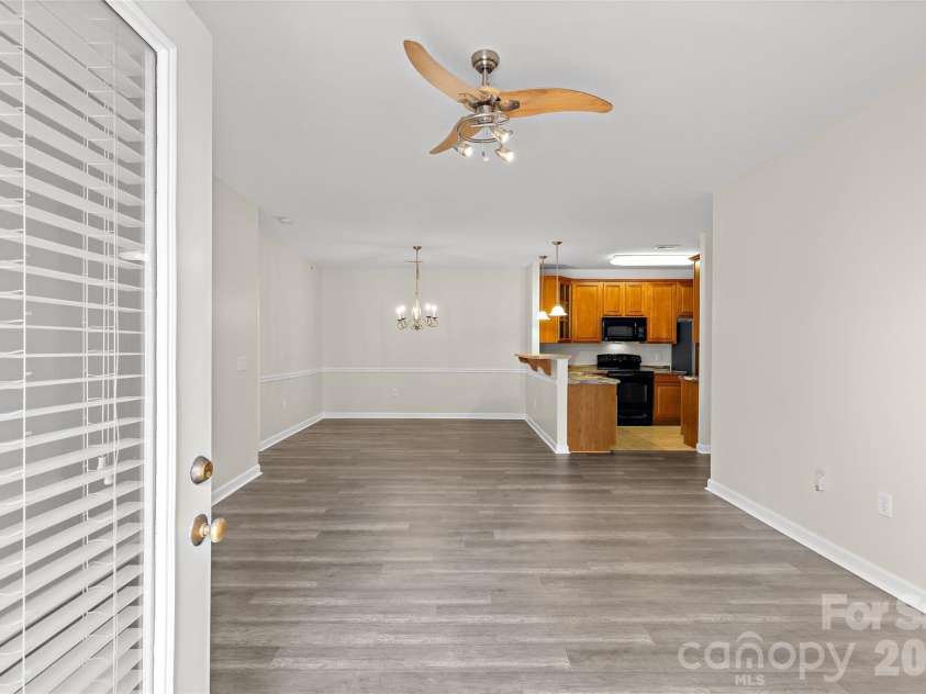 333 Westbend Drive, Charlotte, NC 28262.  MLS# CAR4386610, YatesRealty ID 25798. 