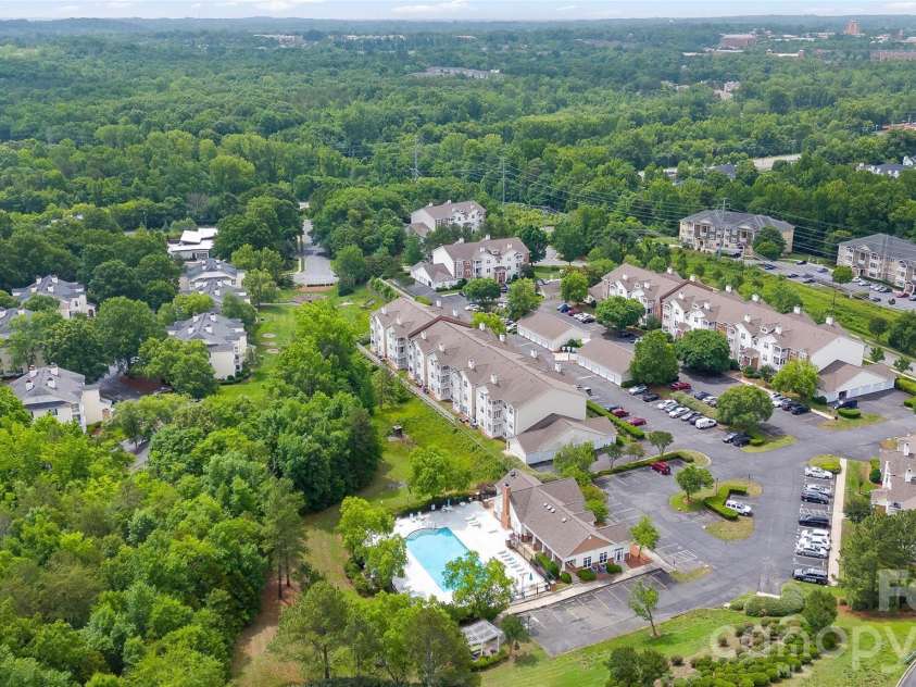 333 Westbend Drive, Charlotte, NC 28262.  MLS# CAR4386610, YatesRealty ID 25798. 
