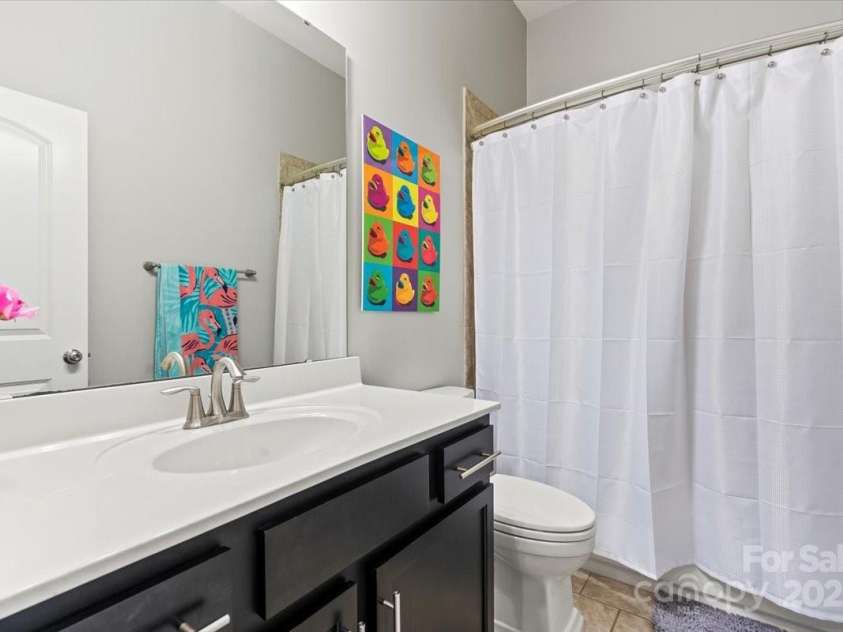 3024 Hereford Way, Lancaster, SC 29720.  MLS# CAR4277441, YatesRealty ID 25799. Guest Bathroom