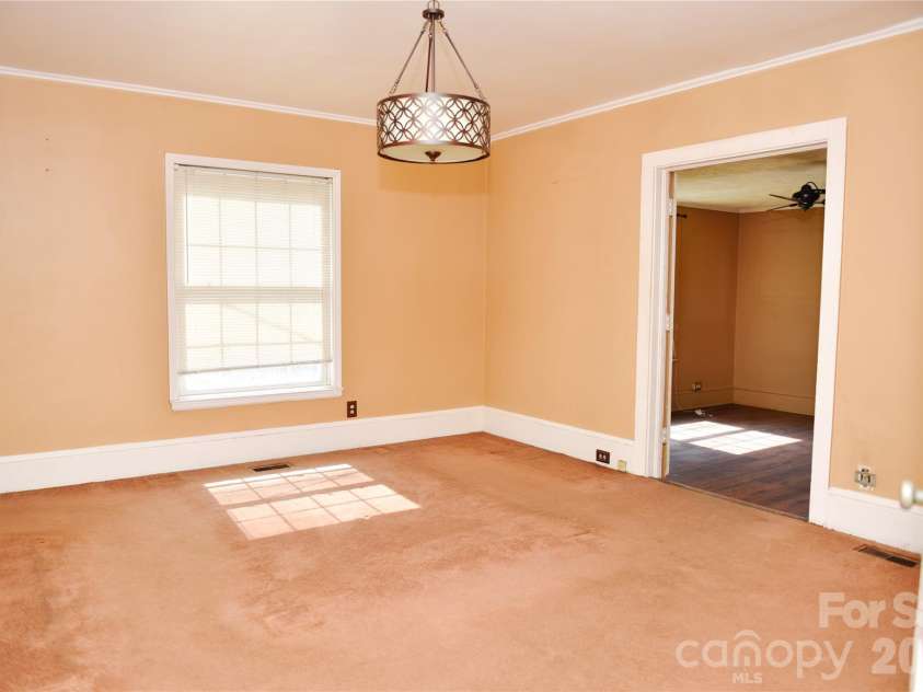 500 Godwin Avenue, Lumberton, NC 28358.  MLS# CAR4386783, YatesRealty ID 25799. 