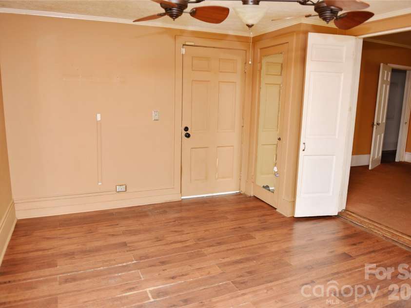 500 Godwin Avenue, Lumberton, NC 28358.  MLS# CAR4386783, YatesRealty ID 25799. 
