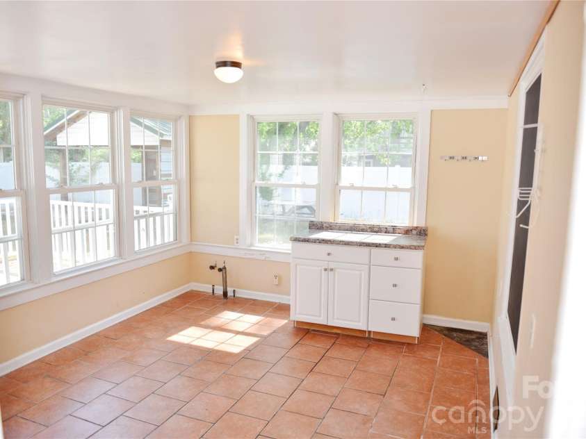 500 Godwin Avenue, Lumberton, NC 28358.  MLS# CAR4386783, YatesRealty ID 25799. 