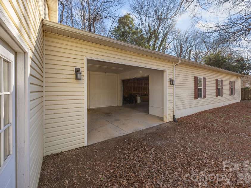 165 Franklin Church Drive, Salisbury, NC 28147.  MLS# CAR4346368, YatesRealty ID 2580. 