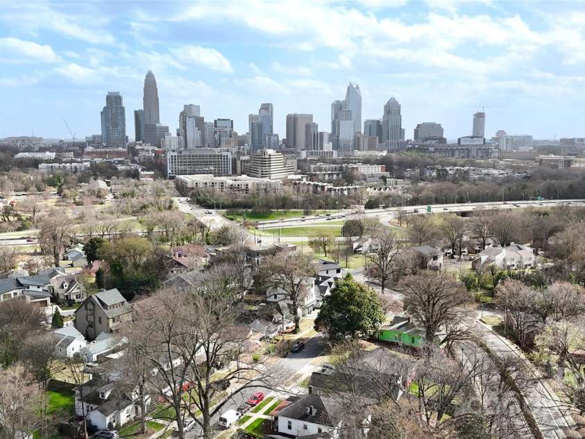 314 Flint Street, Charlotte, NC 28216.  MLS# CAR4231388, YatesRealty ID 2580. 