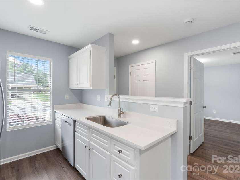 2045 Pin Oak Place, Cramerton, NC 28032.  MLS# CAR4268486, YatesRealty ID 25800. 