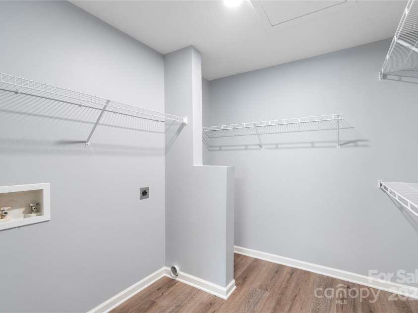 2045 Pin Oak Place, Cramerton, NC 28032.  MLS# CAR4268486, YatesRealty ID 25800. Laundry/ Walk-in closet in Primary bedroom