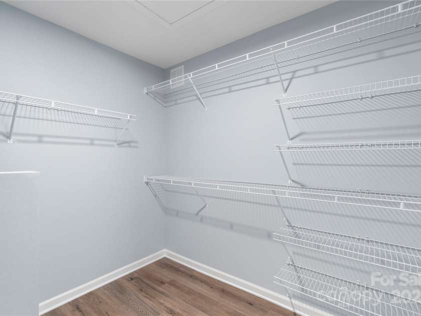 2045 Pin Oak Place, Cramerton, NC 28032.  MLS# CAR4268486, YatesRealty ID 25800. Walk-in closet in Primary bedroom