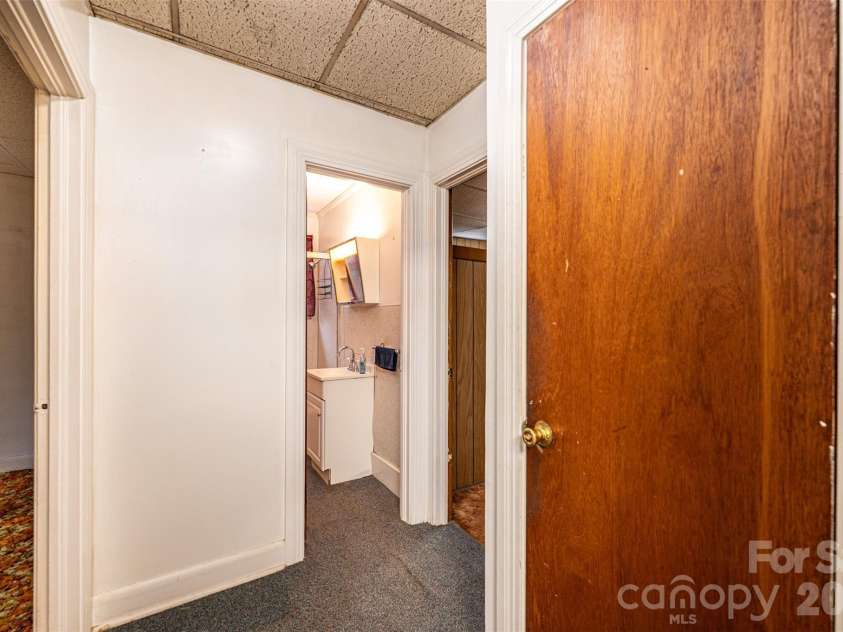 408 US Hwy 70A E Highway, Hildebran, NC 28637.  MLS# CAR4382969, YatesRealty ID 25800. Hallway