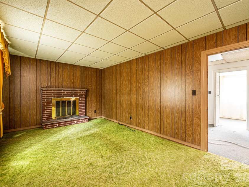408 US Hwy 70A E Highway, Hildebran, NC 28637.  MLS# CAR4382969, YatesRealty ID 25800. Living Room