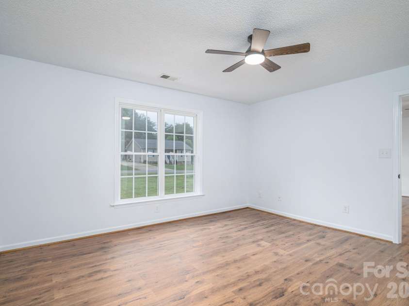 304 Springhill Lane, Maiden, NC 28650.  MLS# CAR4386880, YatesRealty ID 25801. Primary Bedroom