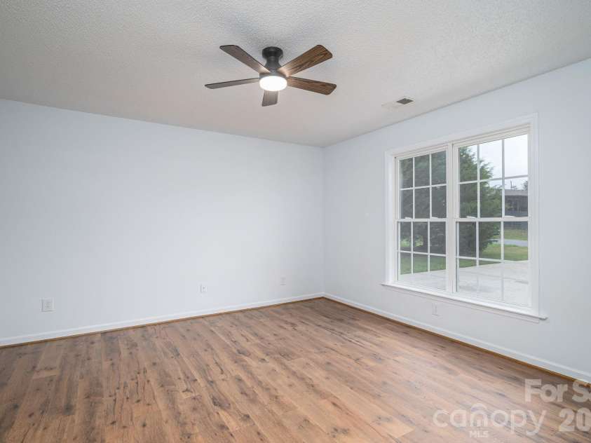 304 Springhill Lane, Maiden, NC 28650.  MLS# CAR4386880, YatesRealty ID 25801. Primary Bedroom
