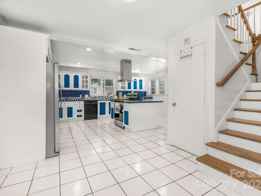 4200 Mineral Avenue, Winston Salem, NC 27105.  MLS# CAR4277026, YatesRealty ID 25801. 