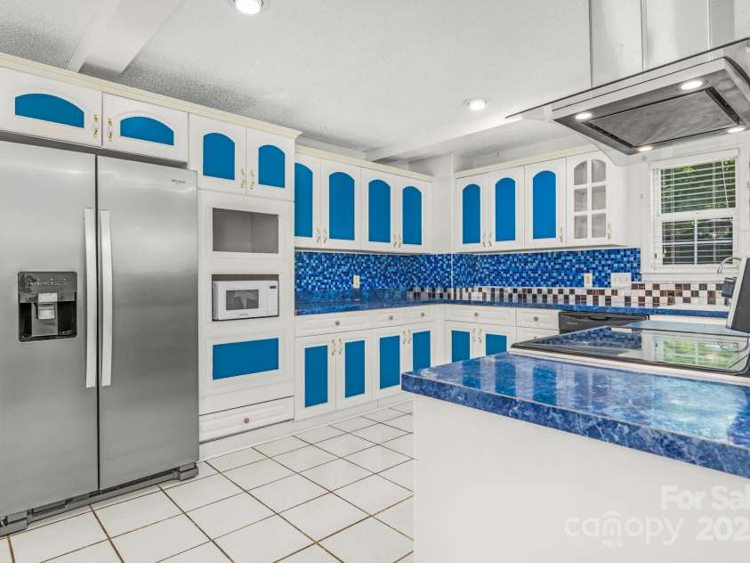 4200 Mineral Avenue, Winston Salem, NC 27105.  MLS# CAR4277026, YatesRealty ID 25801. 