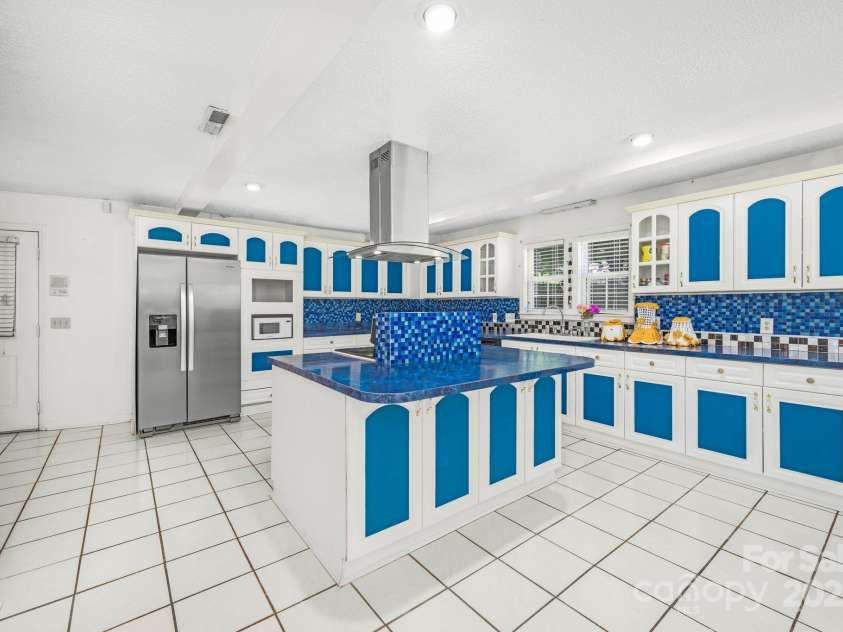 4200 Mineral Avenue, Winston Salem, NC 27105.  MLS# CAR4277026, YatesRealty ID 25801. 