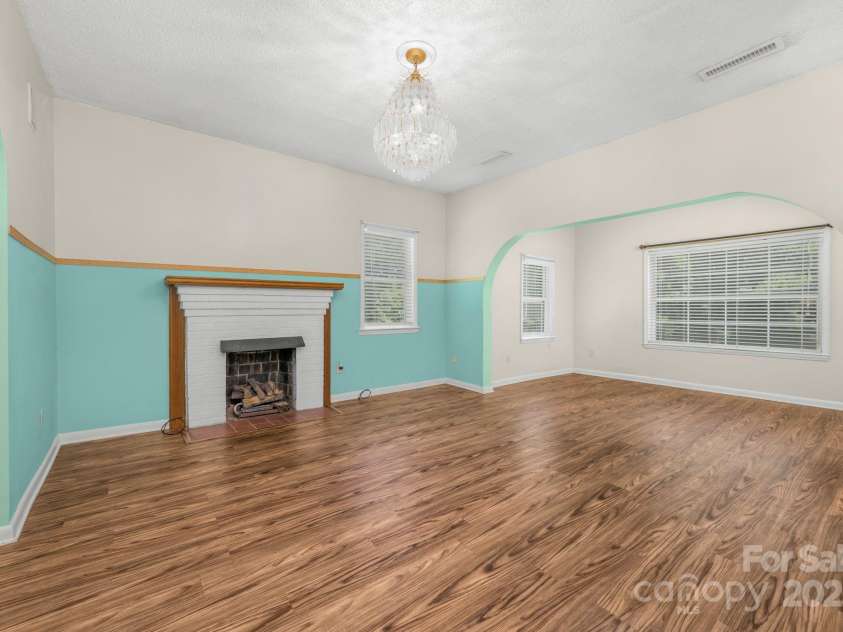 4200 Mineral Avenue, Winston Salem, NC 27105.  MLS# CAR4277026, YatesRealty ID 25801. 