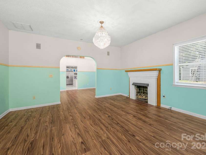 4200 Mineral Avenue, Winston Salem, NC 27105.  MLS# CAR4277026, YatesRealty ID 25801. 