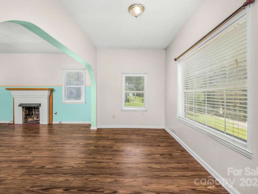 4200 Mineral Avenue, Winston Salem, NC 27105.  MLS# CAR4277026, YatesRealty ID 25801. 