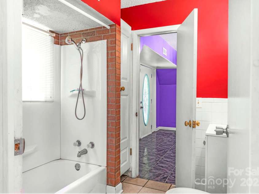 4200 Mineral Avenue, Winston Salem, NC 27105.  MLS# CAR4277026, YatesRealty ID 25801. 