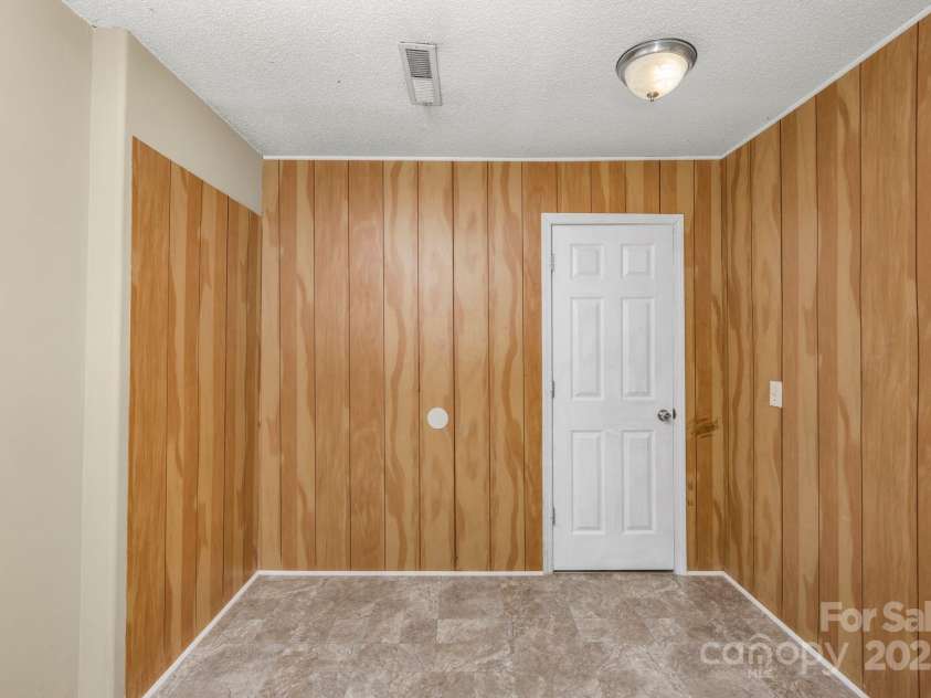 4200 Mineral Avenue, Winston Salem, NC 27105.  MLS# CAR4277026, YatesRealty ID 25801. 