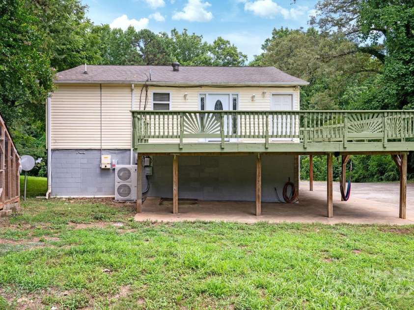 4200 Mineral Avenue, Winston Salem, NC 27105.  MLS# CAR4277026, YatesRealty ID 25801. 