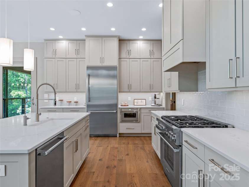 3 Nestlewood Drive, Arden, NC 28704.  MLS# CAR4272501, YatesRealty ID 25802. 