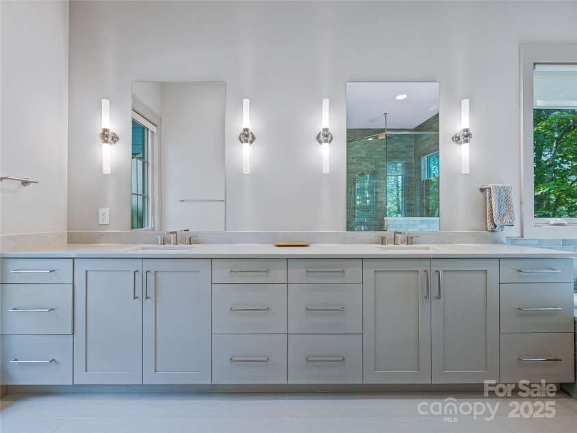 3 Nestlewood Drive, Arden, NC 28704.  MLS# CAR4272501, YatesRealty ID 25802. 