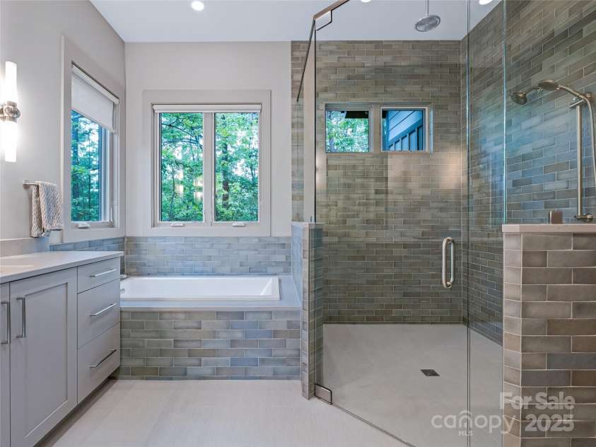 3 Nestlewood Drive, Arden, NC 28704.  MLS# CAR4272501, YatesRealty ID 25802. 