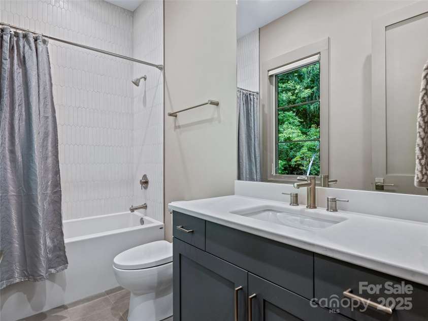 3 Nestlewood Drive, Arden, NC 28704.  MLS# CAR4272501, YatesRealty ID 25802. 